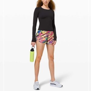 NWT Lululemon Tracker Short V 4" Catalyst Multi